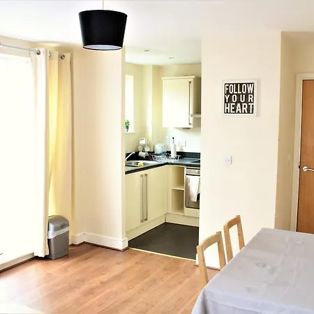 Bailey House Apartment *