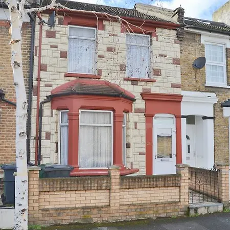 Superb Double Bedroom London
