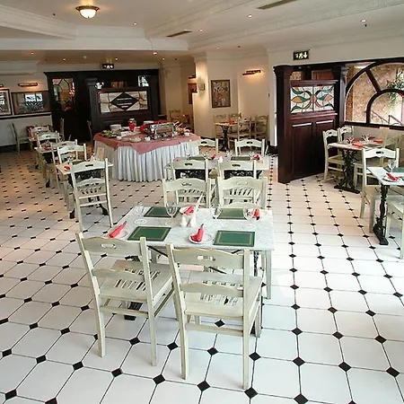 Britannia The International 4* Londra