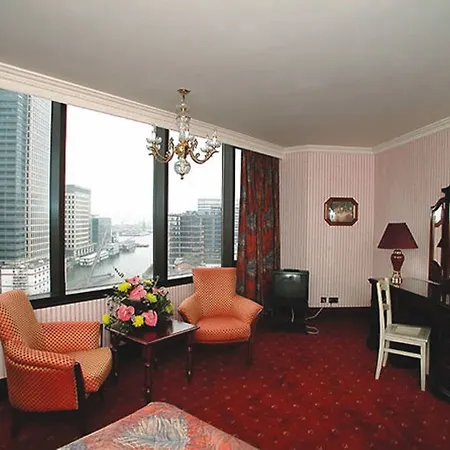 Britannia The International Hotel 4*