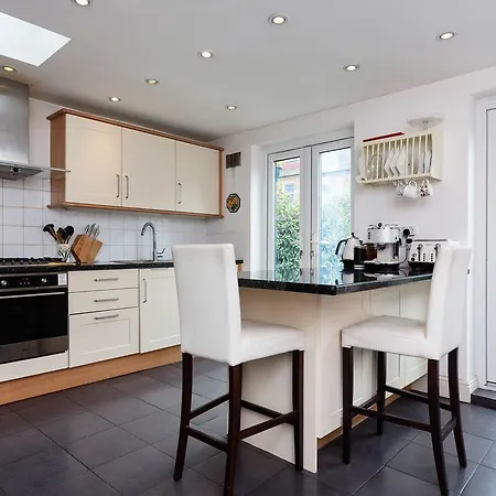 Veeve - Homely Hammersmith Holiday home *
