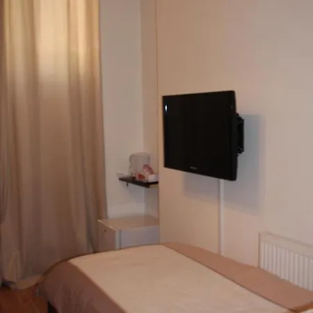 Marisa Hotel 2*