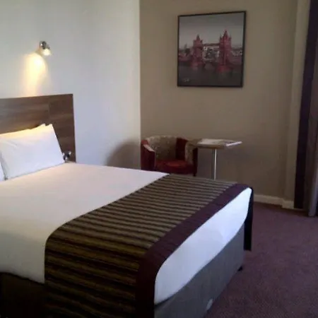 Leonardo London 4*