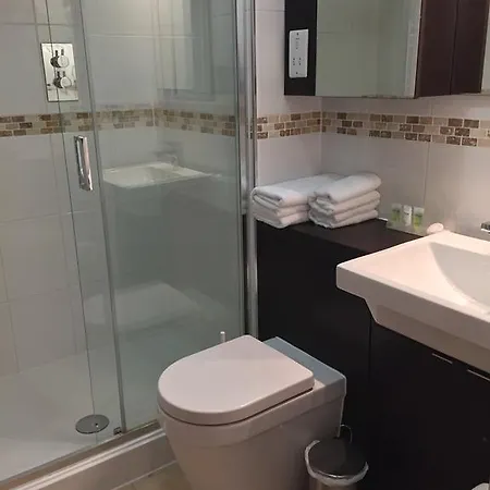 Lyall 3* London