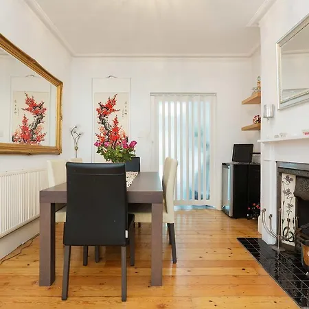 Veeve - Homely Hammersmith Holiday home *