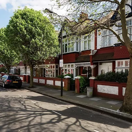 Veeve - Homely Hammersmith Holiday home London