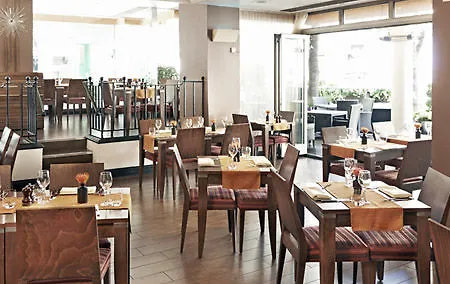 Thistle Trafalgar - Leicester Square 4* Londýn