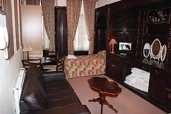 Kensingtoncourt Apartahotel 3*