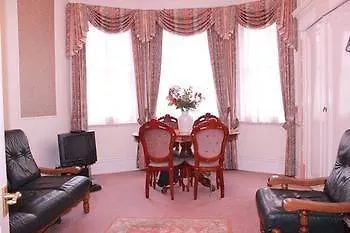 Kensingtoncourt Apartahotel