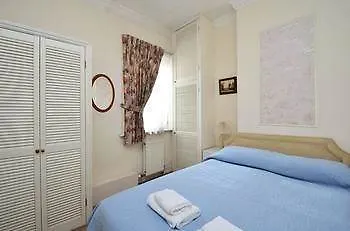 Apartahotel Kensingtoncourt 3*
