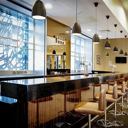 Heston Hyde Hotel 4*