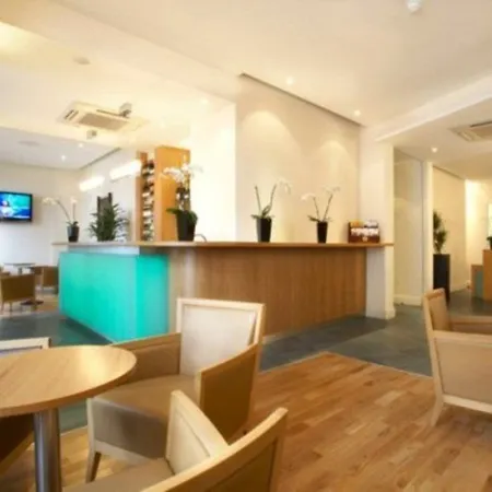 Hotel Ibis Styles Gloucester Road 3*