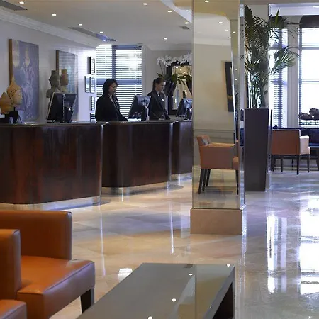 Radisson Blu Hotel, Tottenham Court Road - Formerly Kenilworth 4* Londres