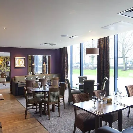 Premier London Heathrow Terminal 5 Hotel 3*