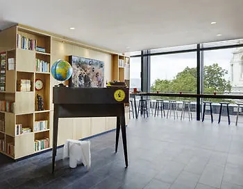 Citizenm Tower Of Hotel 4*