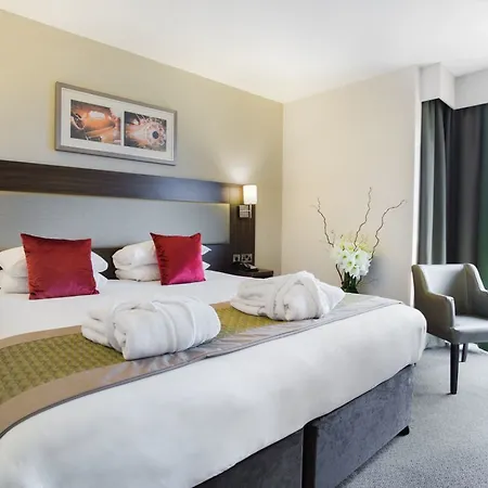 Heston Hyde 4*