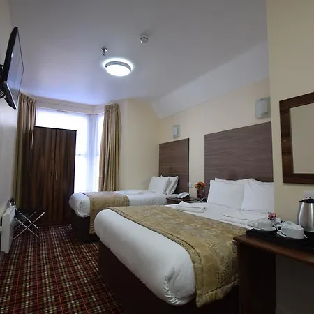 Lucky 8 Hotell 3*