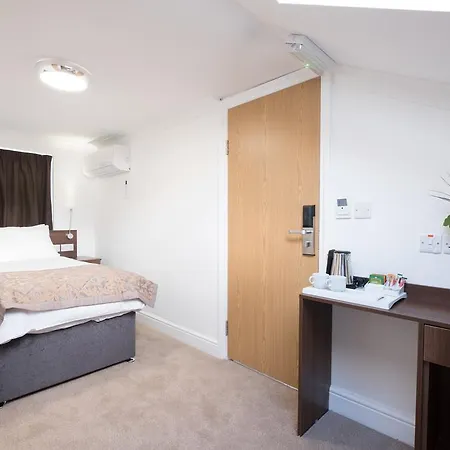 Signature London Hotel 3*