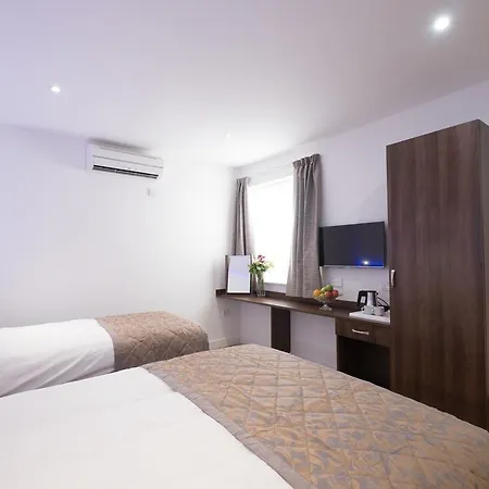 Signature London 3* Ilford