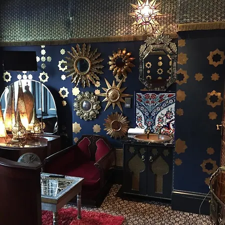 Pavilion Hotel 3*