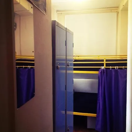 Travel Joy Hostels *