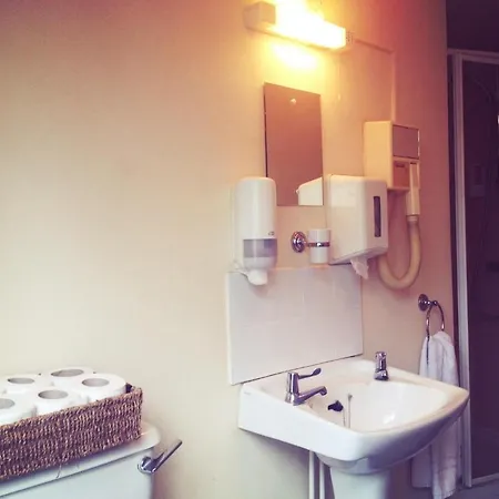 Travel Joy Hostels *