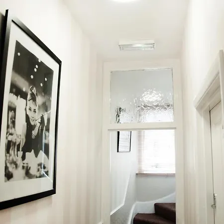 Capital Host- Apartments Euston Apartment