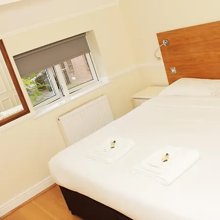 Gidea Park 3* Romford