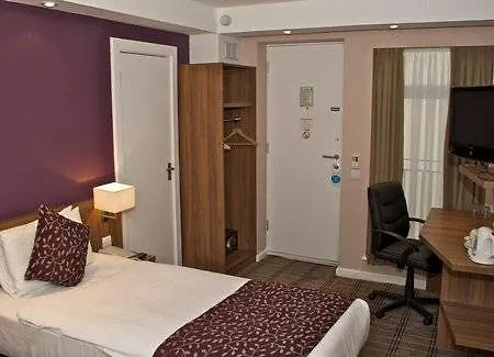 Continental Kensington Hotel 3*