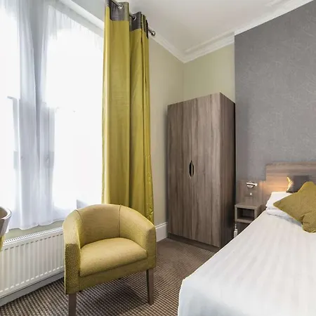 Hotel Phoenix 4*