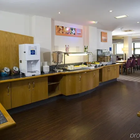 Express London-hammersmith By Ihg 3* Лондон