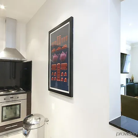 Aparthotel 17 Hertford Street 3*
