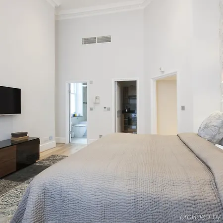 Aparthotel 17 Hertford Street 3*