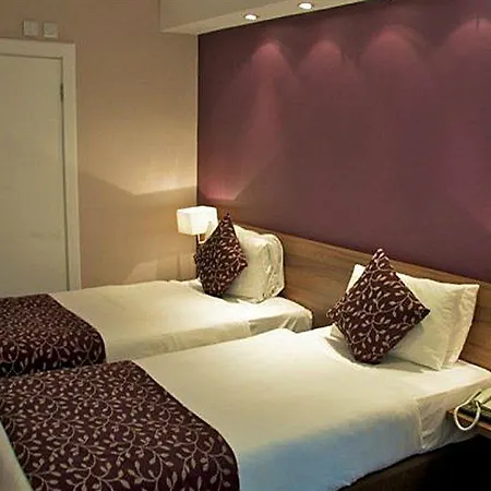 Continental Kensington Hotel