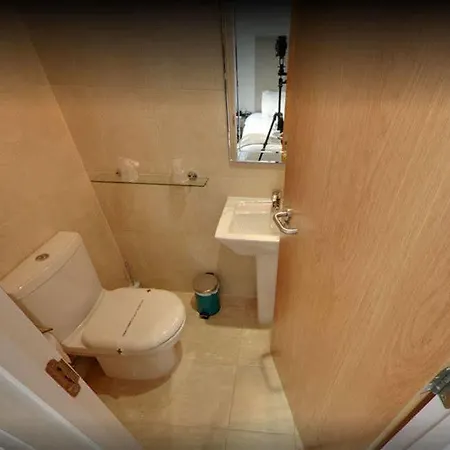 Mccafferty'S Guesthouse Ilford 3*