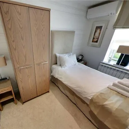 Hotel Mccafferty'S Guesthouse Ilford 3*