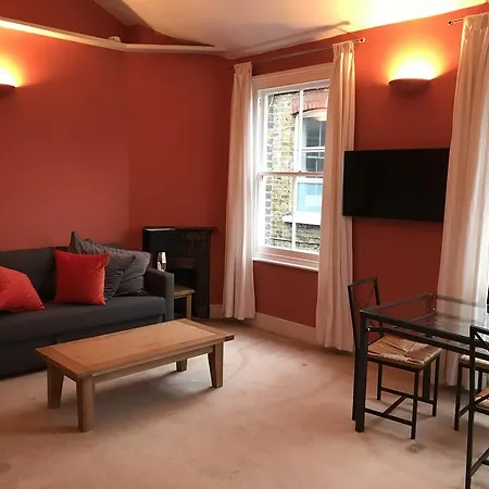 Wix's Lane Apartment *