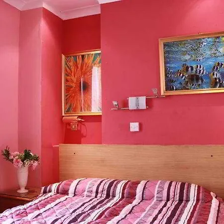 Sheriff Hotel 3*