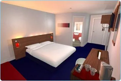 Travelodge 3*