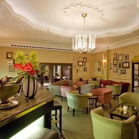 Swissotel The Howard Otel