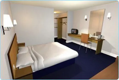 Travelodge Waterloo 3*