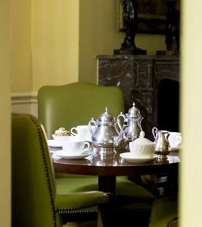 The Sloane Club Отель 4*