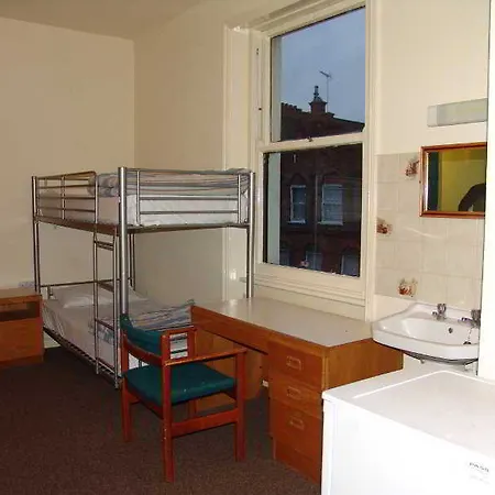 Barkston Earls Court *