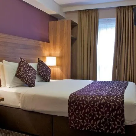 Continental Kensington Hotel 3*