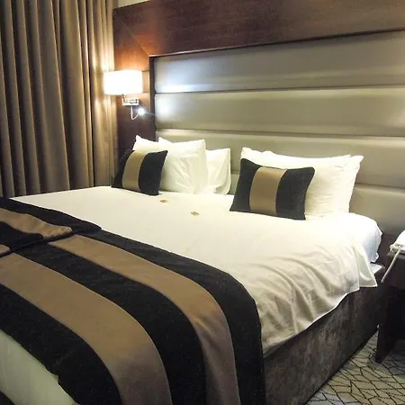 Avni Kensington 3*