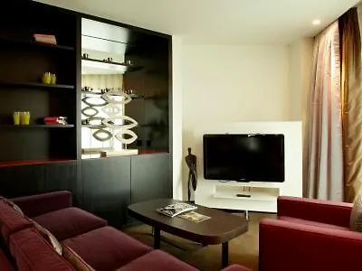 Crowne Plaza Battersea Hotel