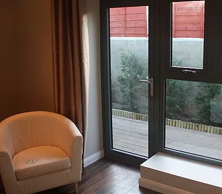 Lyall 3* London