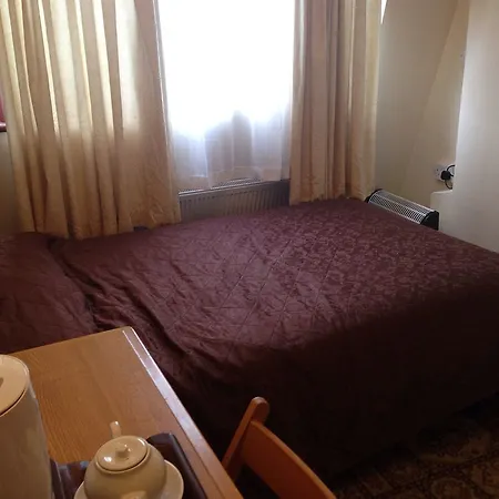Mornington Victoria 4* לונדון