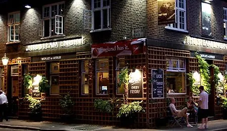 Hostel Publove @ The Steam Engine,waterloo London