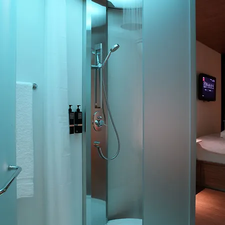 Citizenm Tower Of Hotel 4*